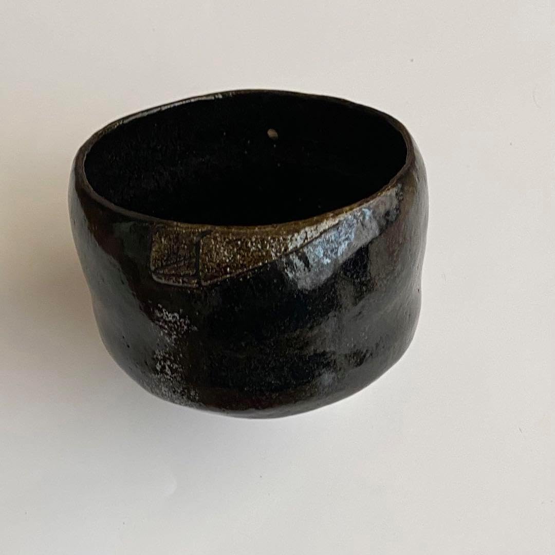 究極の美◼️蔵から凄い古い謎の美しい壺の様な陶器が出て来ました。水差し？茶道具？ 究極の美◼️蔵から凄い古い謎の美しい壺の様な陶器が出て来まし