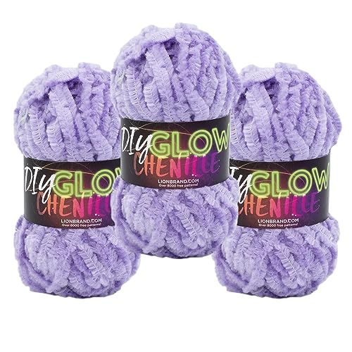 Hilo voluminoso morado Lion Brand para solucionar labores de tejido lentas en casa 2