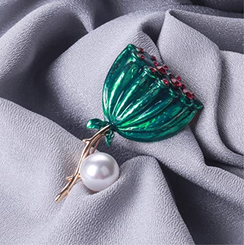 Broche lotus pod style chic sur un pull ou un châle d'hiver