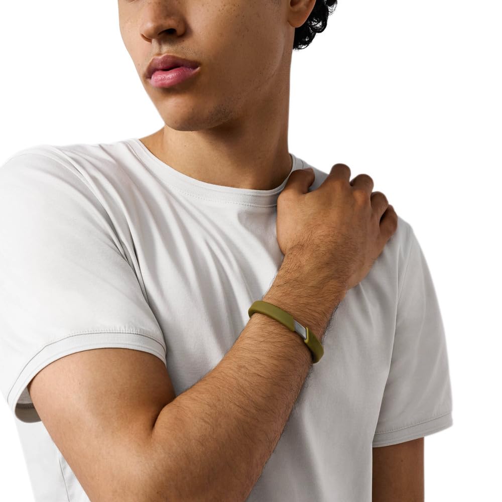 Emporio Armani Bracelet pour homme en cuir ou en silicone avec fermeture magnétique