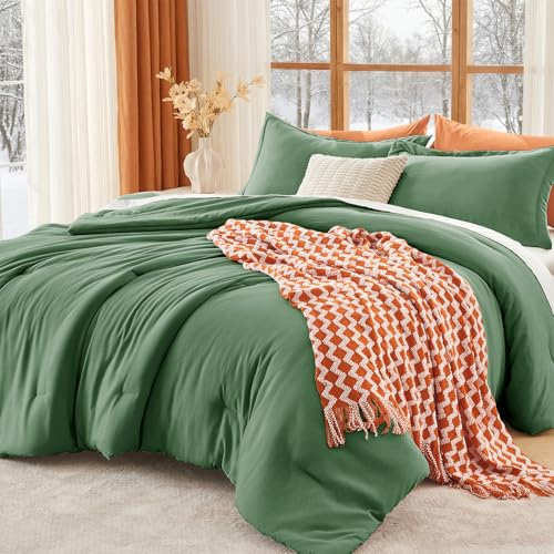 Image of MUXHOMO Queen Comforter Set, All Season Ultra Soft Down Alternative Bedding - 3 Piece Lightweight Bed Set Includes 1 Comforter (90 inchx90 inch) and 2 Pillow Shams (20 inchx26 inch), Dark Green