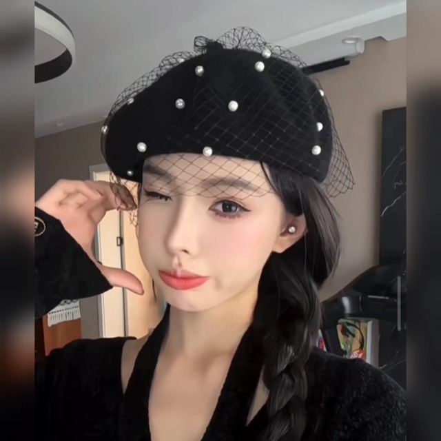 SIQITECHNO Berets Hat with Pearl French Beret Hats for Women  display picture 2