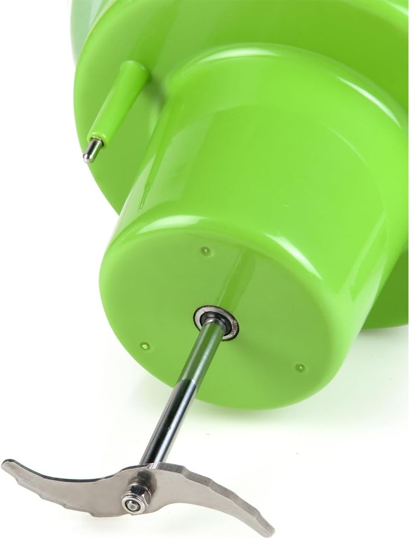 عن قرب view of the DOMO DO705BL Soup Maker's removable blade.