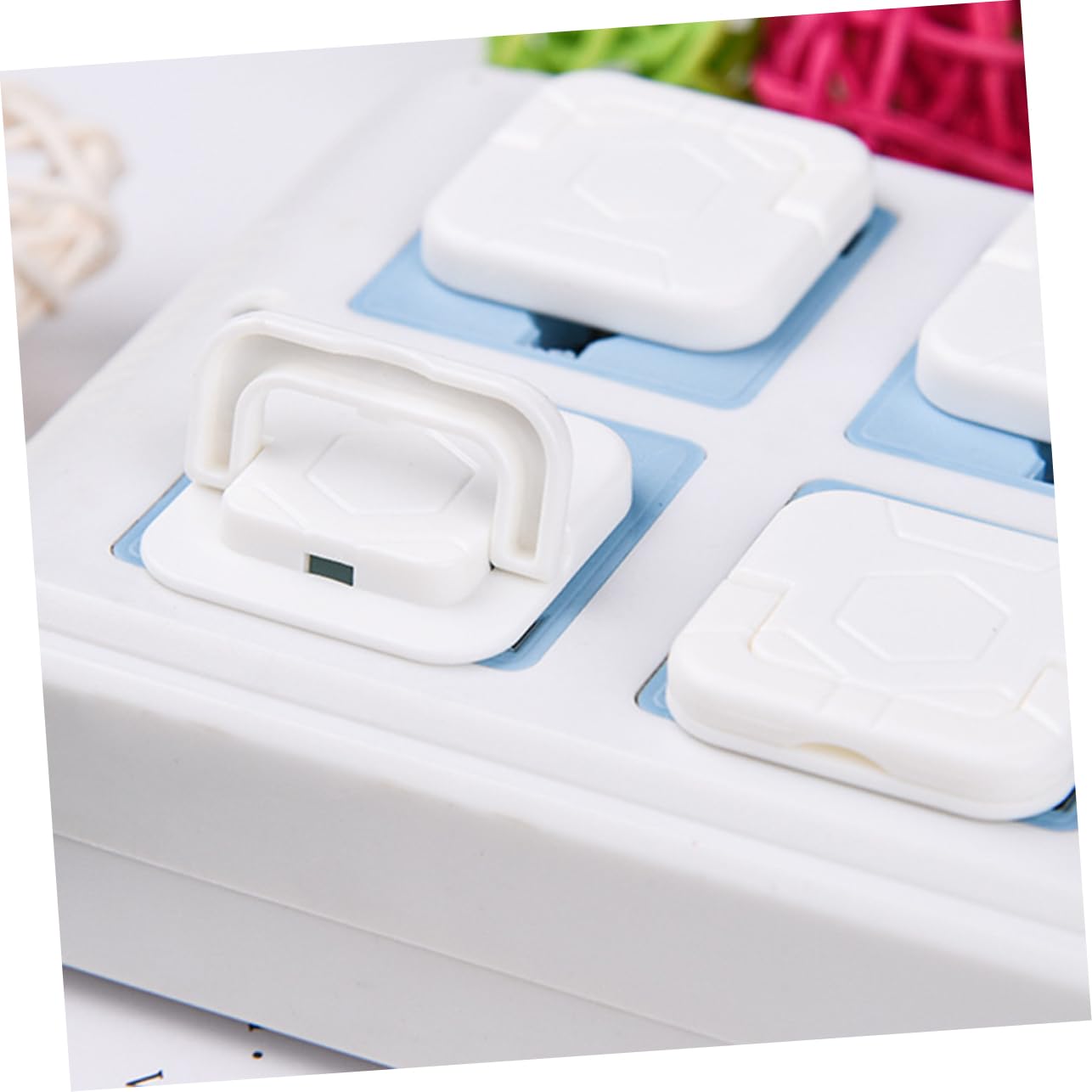 ibasenice 150pezzi Copriprese Per Copriprese Due Protezione Elettrica e Cameretta Facile Installare Resistente e