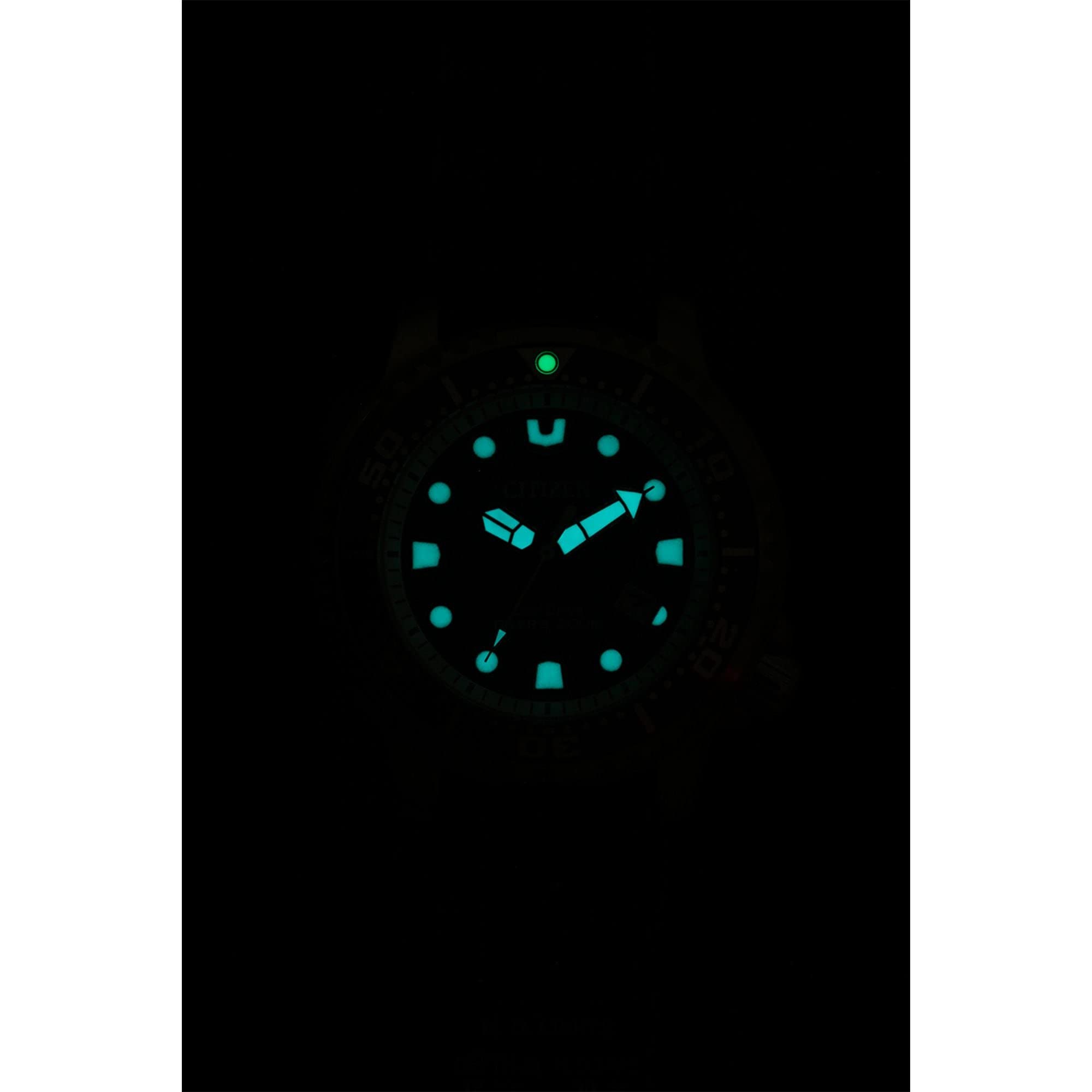 Citizen Reloj Analógico para Hombres de Eco-Drive con Correa en Caucho