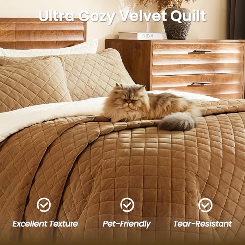 L'AGRATY Velvet Quilt King Size: 3-Piece Reversible Luxury Velvet Bedding Comforter Set - Lightweight Oversized Quilted Bedspread Coverlet with 2 Pillow Sham for All Season - Brown Quilt