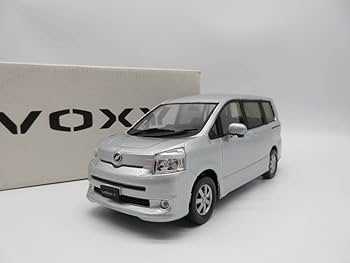 Amazon | 1/24 トヨタ ヴォクシー VOXY 70系 前期 非売品 カラー