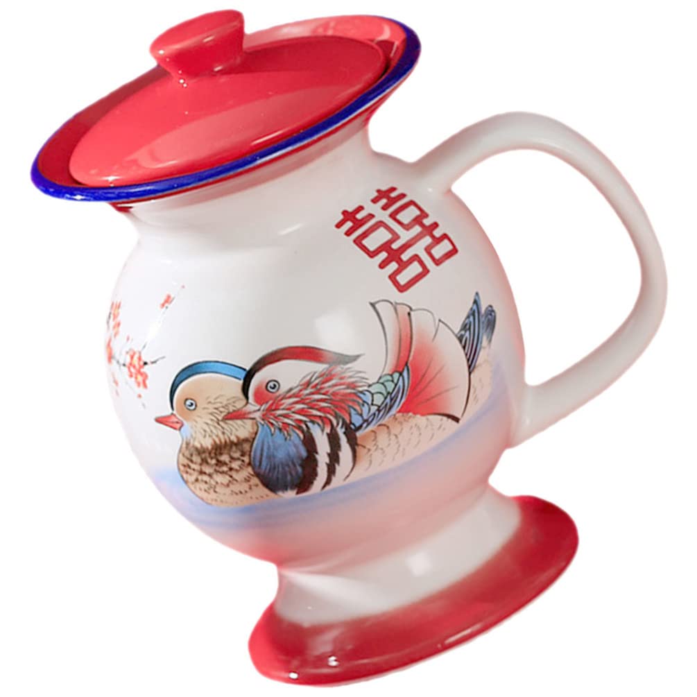 Tasse en céramique vintage pour un thé traditionnel chinois authentique le matin