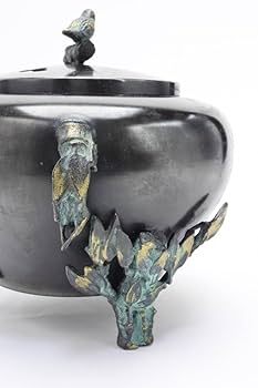 皇室ゆかりと思われる白磁金彩菊花文茶碗桐箱入 菊花蒔絵螺鈿入文庫箱 | 株式会社賢祥堂美術-京都店 WEB