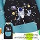 Mecmbj Malkittel Kinder, Wasserdicht Malschürze Kinder ab 6 Jahre, Mädchen Junge Bastelschürze mit Taschen, für Schule Kunst Malerei, Kochen, Essen, Laboraktivität(Space Astronaut 2)(68x55cm)