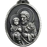▼ El colgante muestra a San José sosteniendo al niño Jesús. Como padre de Jesús en el mundo, San José mostró una gran fe, amor y dedicación.