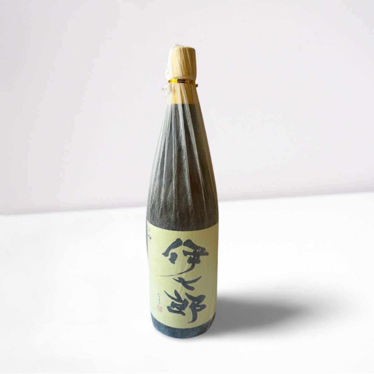Amazon.co.jp: ・伊七郎 本格芋焼酎 25度 1800ml 一升瓶 品 : 食品