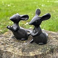 SET OF TWO heavy solid cast iron mice ornaments, one in a 'talking' and one in a 'listening' pose Will add a lovely feature to any house, garden or back yard. A great quirky gift for any mice lover! Each mouse measures approx. 10cm (4") long, 7.5cm (...