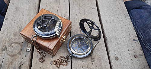 Brújula personalizada Royalmart con caja de madera negra miniatura 3