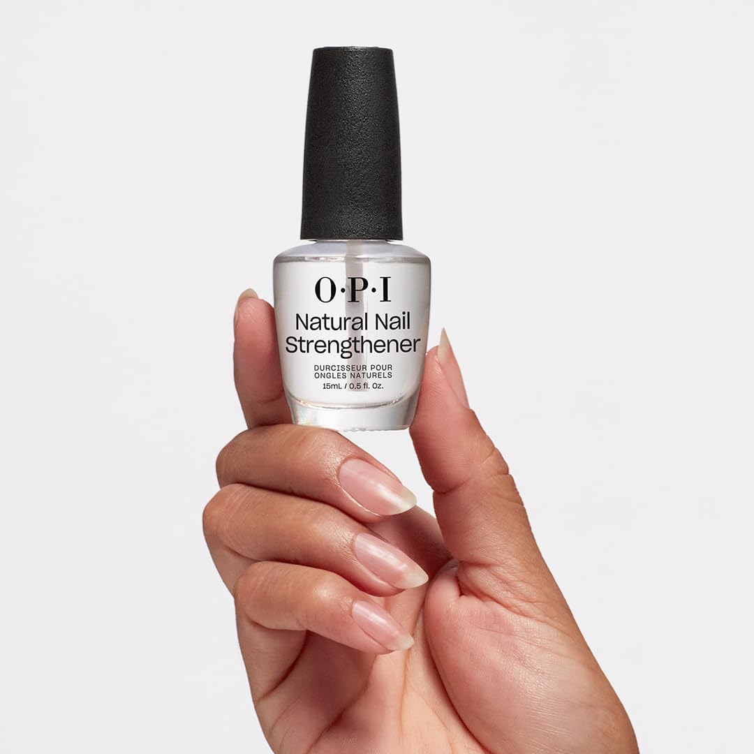 OPI Natural Nail Strengthener – Base coat et soin fortifiant enrichi en vitamines A & E – Pour ongles mous et cassants – Flacon 15 ml