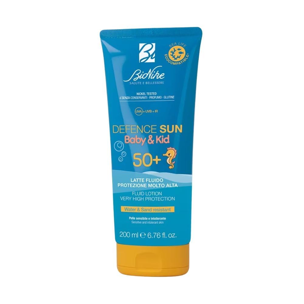 BioNike Defence Sun Baby & Kid - Latte Fluido Protezione Solare Bambini SPF 50+, Anti-sabbia e Waterproof, Azione Protettiva e Antiossidante, Lenisce e Ripara la Pelle, 200 ml