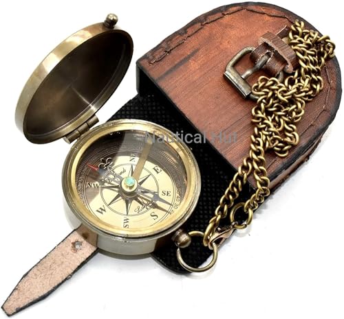 Brújula de latón grabada con estuche de cuero y cadena miniatura 3