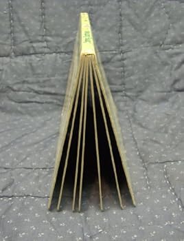 Board book Precious Moments Spring Surprises Book