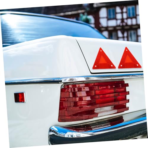 Triangle de signalisation automobile : lot de panneaux d'avertissement routier