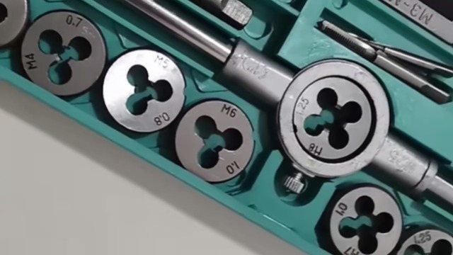 Filière Métrique à Droite M13 à M22 – Pour Filetage Extérieur, Acier Allié – Taille Au Choix (ex: M21x1.5)