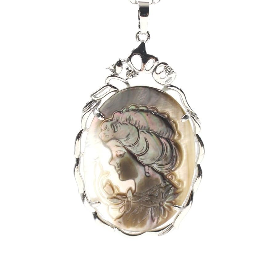 Collier coquillage gris pour sublimer vos tenues d'été à la plage