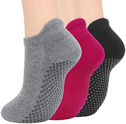 Zando Grip Socks for Women Hospital Socks with Grips for Women Non Slip Socks Womens Socks with Grippers for Women Yoga Pilates Socks with Grips for Women Ankle Socks Black Grey Red One Size