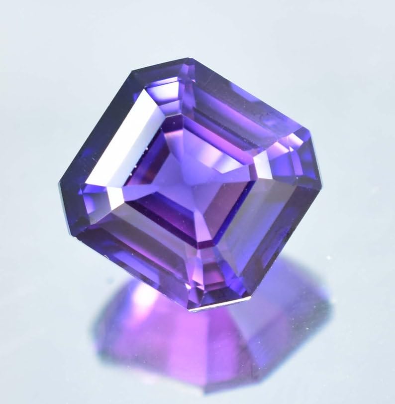 Saphir naturel Taafféite 8 mm pour créer votre bague de fiançailles personnalisée en DIY