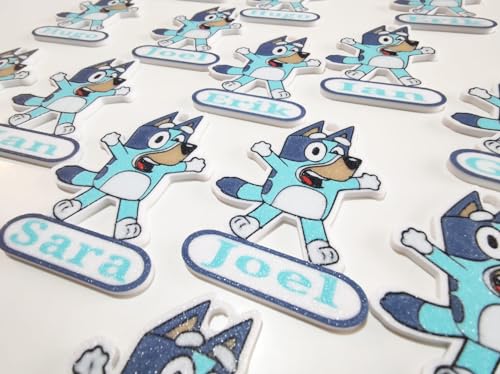Llavero con nombre personalizado con la forma de Blue_y, puede ser con llavero o con imán. En envoltorio individual con decoración de estrella dorada, plateada o con etiqueta personalizada.