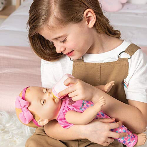 Luvabella Newborn - interaktive Baby Puppe (43 cm) mit blonden Haaren, realistischer Mimik und Bewegungen – Bild 3