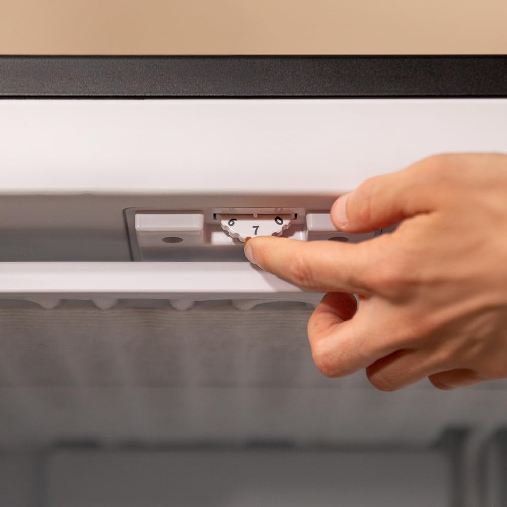 Cecotec Congelatore a Pozzo 87 L Bolero CoolMarket TF 87 Inox. 87L, Classe E, Design Compatto, Porta Reversibile, Controllo Meccanico, 3 Cassetti, Ideale per Bevande e Alimenti Congelati
