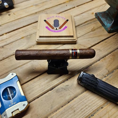 Oliva Cain Straight Ligero Habano Nicaragua Robusto: Parenting Part 1 - Lindsay Clancy