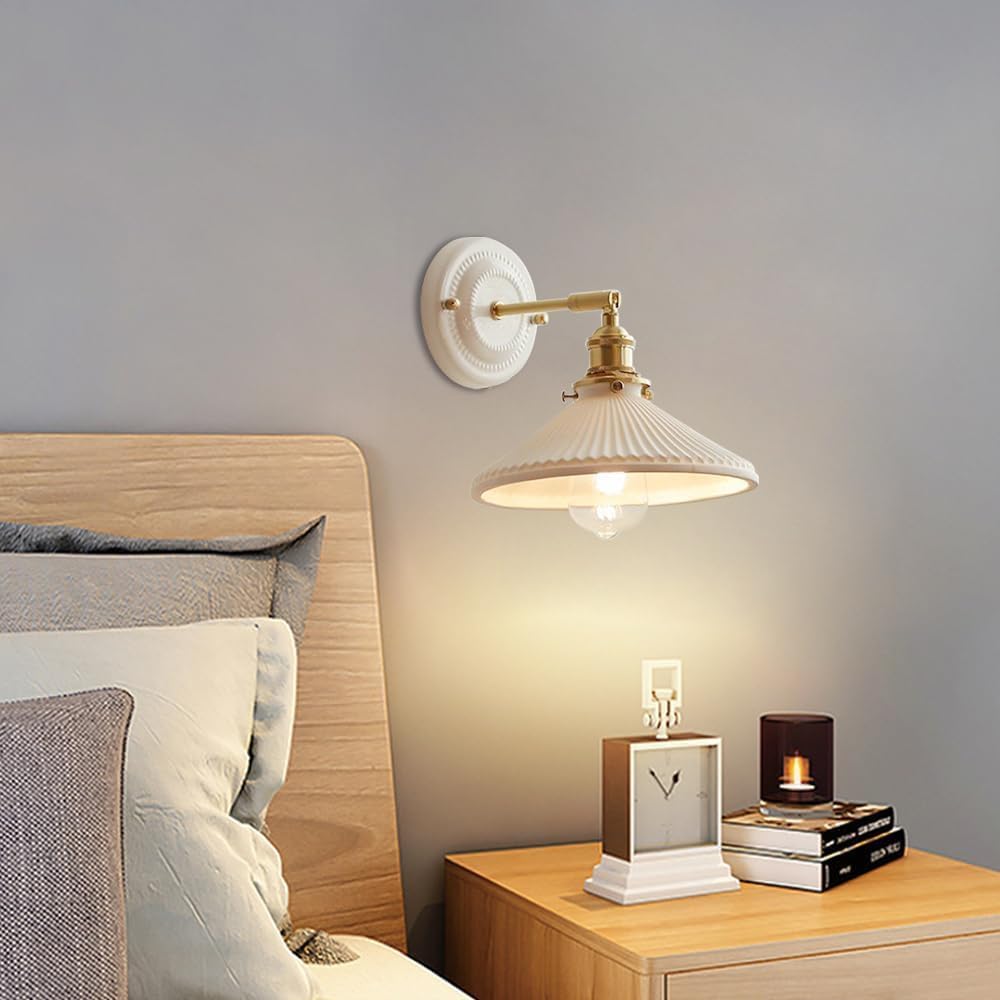 Home Decoration Mid Century Modern Wall Sconce White Matte Curved Glass Pleated Brass Wall Mounted Lamp Gold Farmhouse Bedroom Wall Lamp for Kids Bedside Living Room Dining