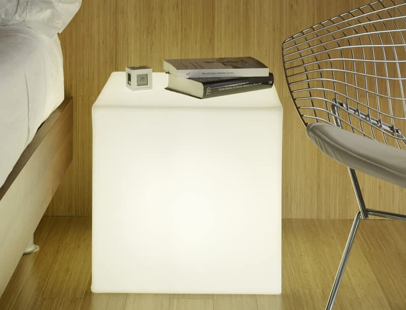 Cube avec lumière LED RGBW 40 cm charge solaire et batterie rechargeable (43 cm)
