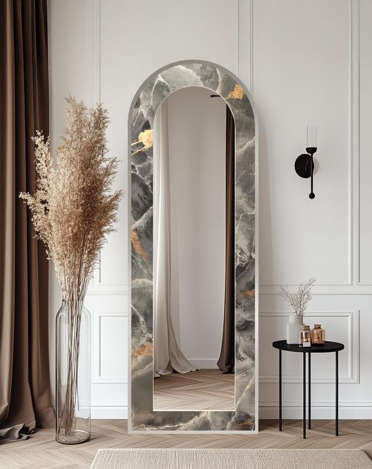 Specchio da pavimento astratto con venatura in marmo fumé da 63,5 x 160 cm (larghezza x altezza), specchio da pavimento con cornice nera e cornice nera