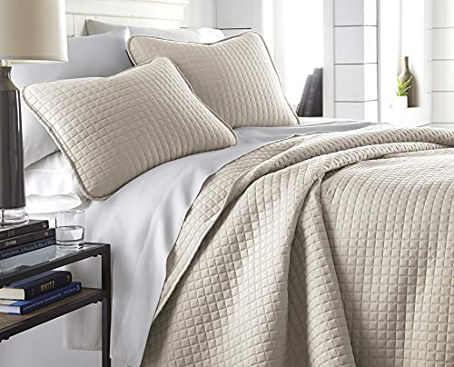 Vilano Springs, Premium Quality, Soft, Wrinkle & Fade Resistant, Easy Case, Oversized Quilt Cover Set with 1 Quilt Set and 2 Shams, King   California King, Bone