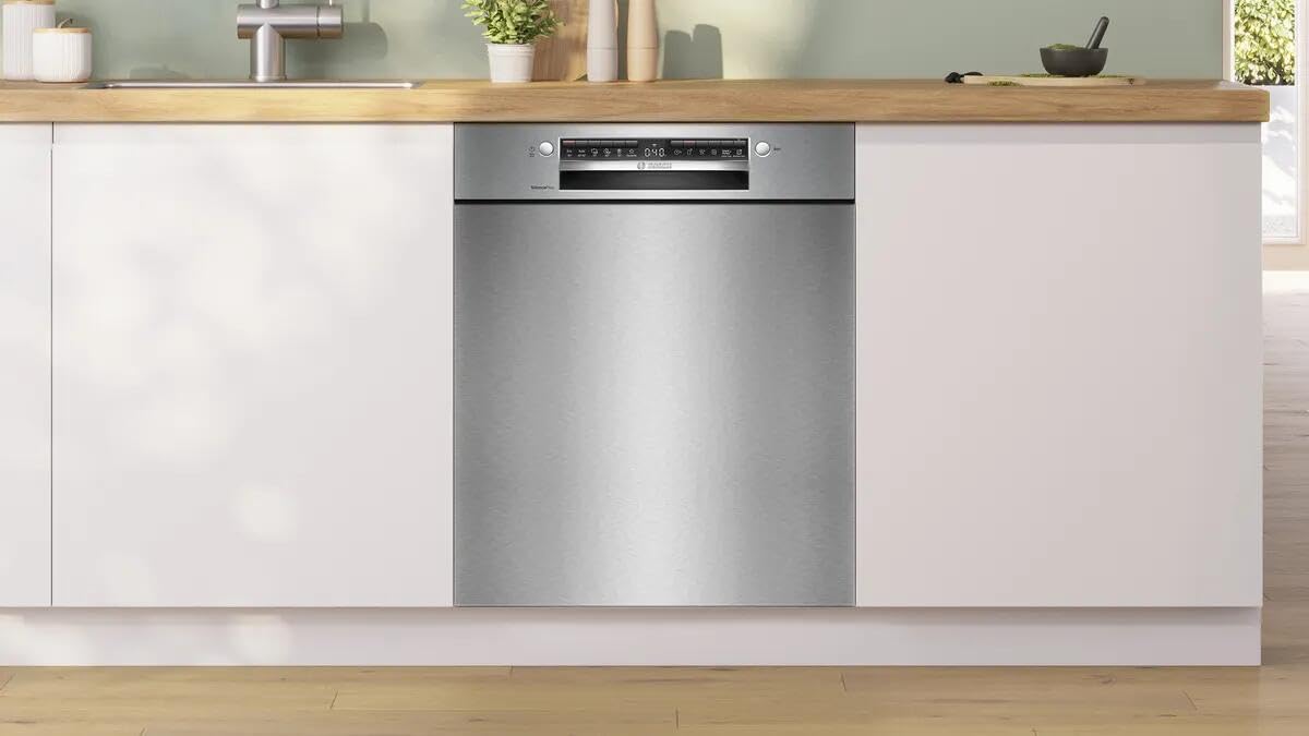 Bosch SMU4EAS28E, serie 4, lavastoviglie Smarter sottopiano da 60 cm, cestino per posate, lavabile in lavastoviglie, prodotto in Germania, particolarmente silenzioso, asciugatura extra, programma