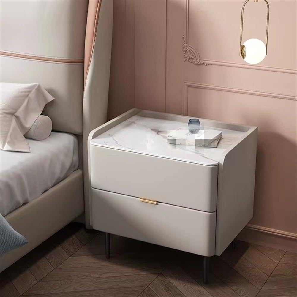 Table de chevet en bois massif idéale pour créer une chambre cocon et épurée