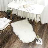 Ruedong Faux Fur Fell Teppich Weiß 40x60 cm, Longhair Flauschiger Schaffell Teppich Lammfell Wohnzimmer Weicher Deko Maschinenwaschbar für Schlafzimmer Stühle Sofa