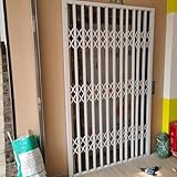 *【 Telaio interamente in alluminio 】: le barre antifurto pieghevoli sono realizzate in lega di alluminio robusta e stabile, possono resistere agli attacchi degli uragani. Verniciatura superficiale, impermeabile e antiruggine, che garantisce che siano progettate per resistere agli elementi e durare per anni a venire.