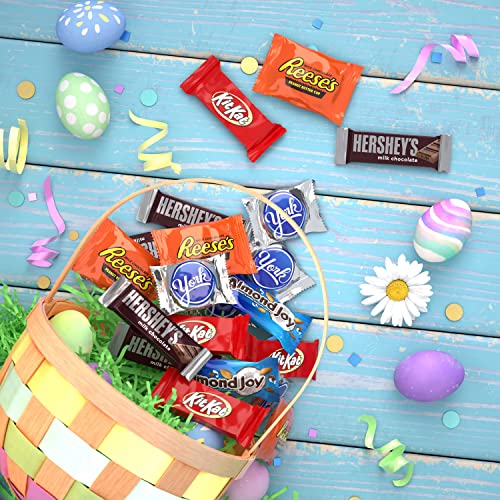 Hershey Milk And Dark Chocolate Assortment Snack Size, Easter, Candy Bulk Party Pack, 33.43 Oz #TOP4