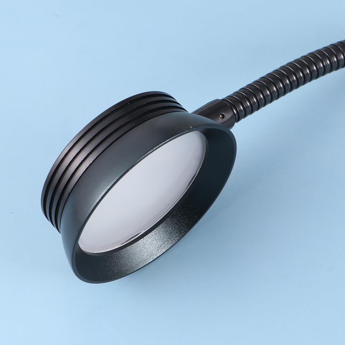 WOONEKY Lampada da Lettura LED USB 4w Clip, Flessibile per Letto e Viaggio | Luce a Due Livelli, Collo Orientabile, Morsetto Robusto, Cavo USB Incluso, Finitura Nera