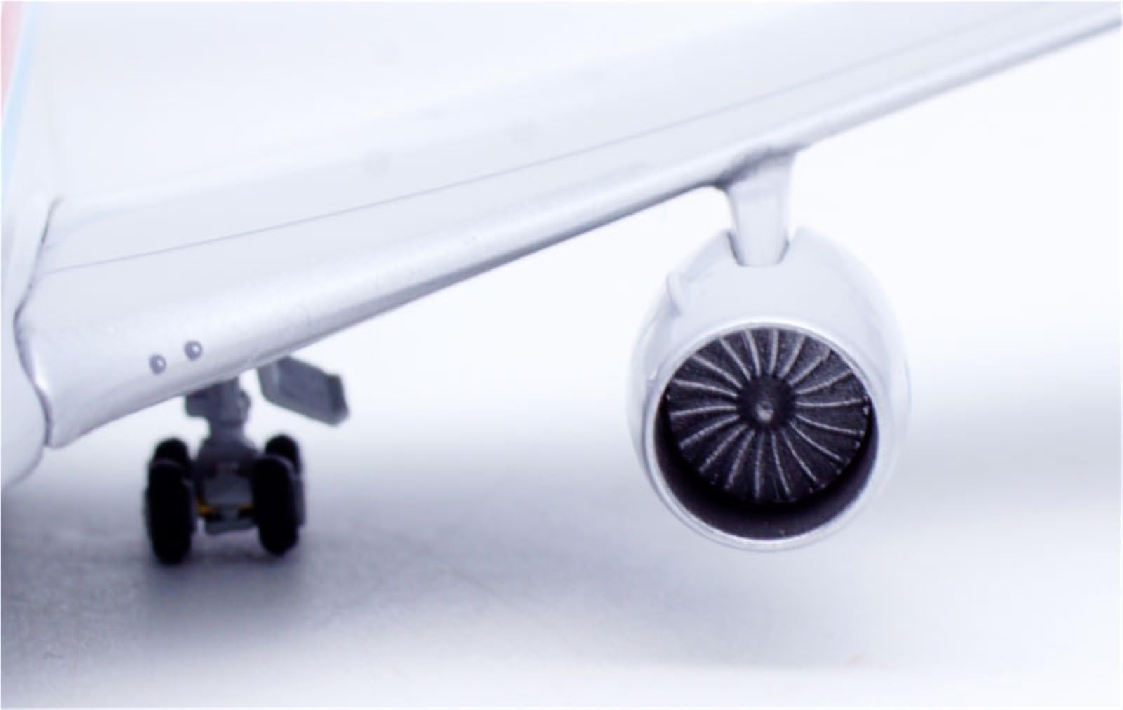 Repliki modeli samolotów dla Cargolux B747-8F LX-VCF 1:400 odlewany model samolotu – samolot w skali 19 cm ze stojakiem miniaturowy model samolotu