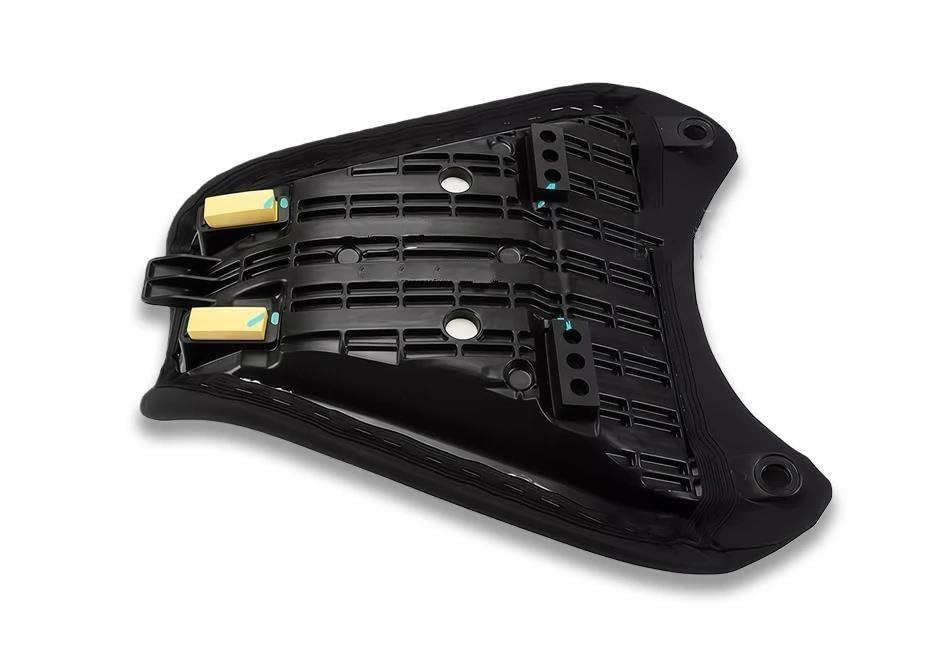 Cojín para CFMOTO 800NK que soluciona las rodillas flexionadas con su altura elevada de 815mm 2