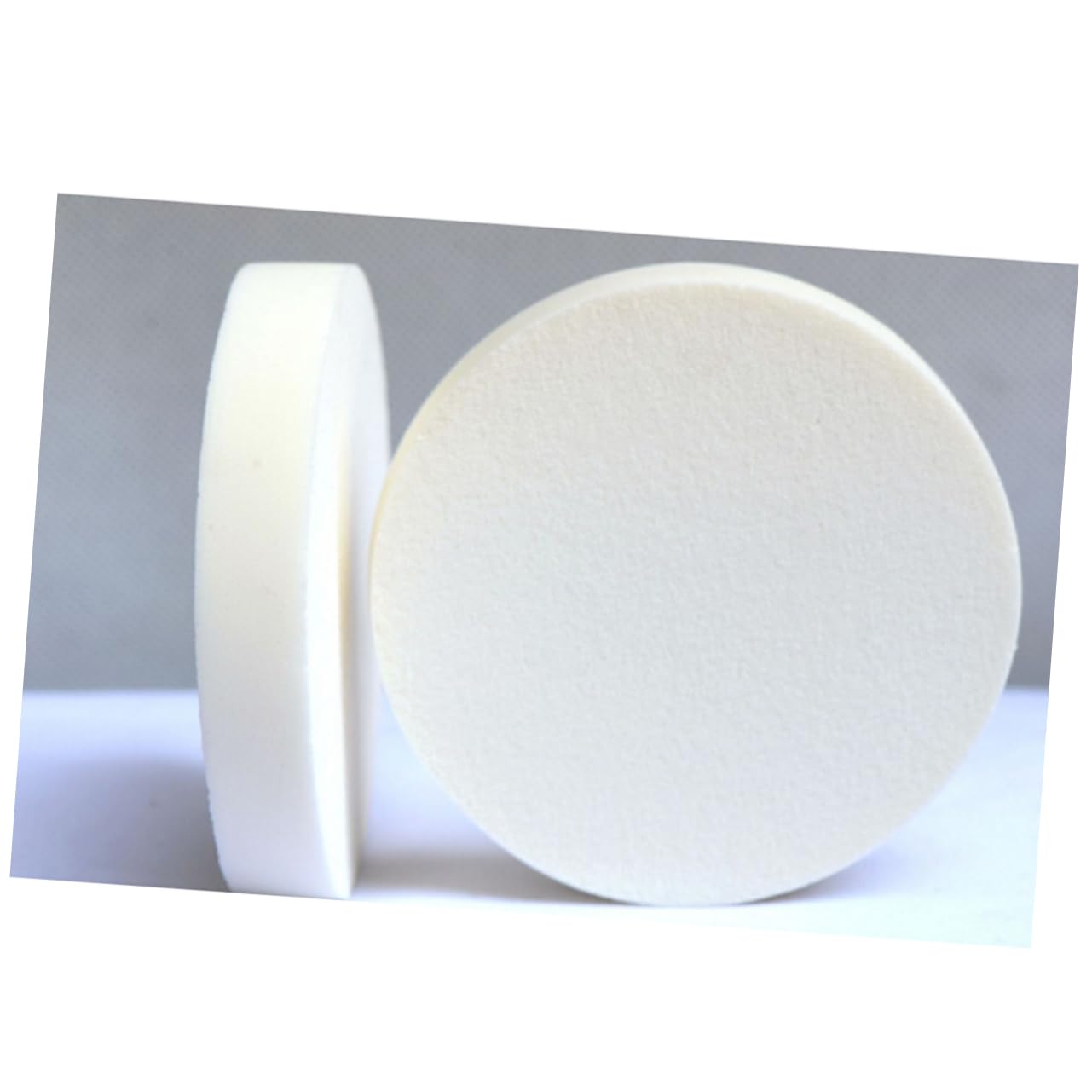 VALICLUD 10pcs White Round Makeup Sponge Powder Puff Applicators for Foundation Blush and Facial Use Easy to Wash Comfortable for All Skin Types Durable and