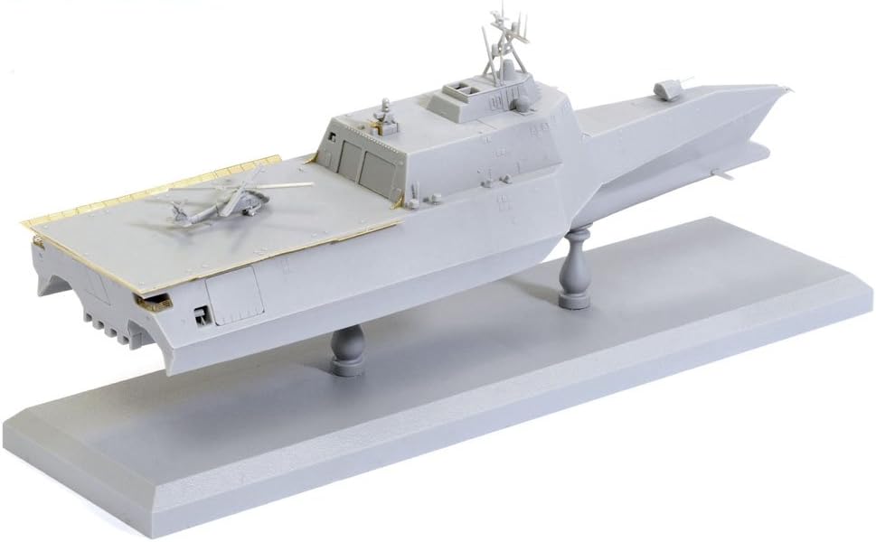 Cyber Hobby 1/700 U.S.S. Independence LCS-2