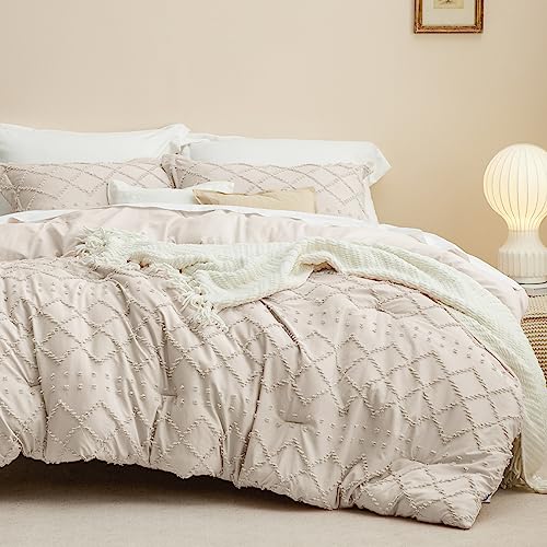 Image of Bedsure Oversized Queen Comforter Set - Beige Comforter, Boho Tufted Distressed Vintage Bedding for Kids, 3 Pieces Farmhouse-Style Bed Set for All Seasons, Fluffy Soft Bedding with 2 Pillow Shams