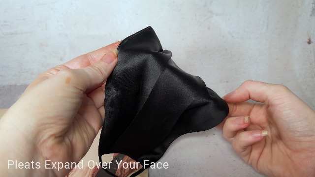 Amazon.com: KARIZMA Beverly Hills Silk Face Mask. Black