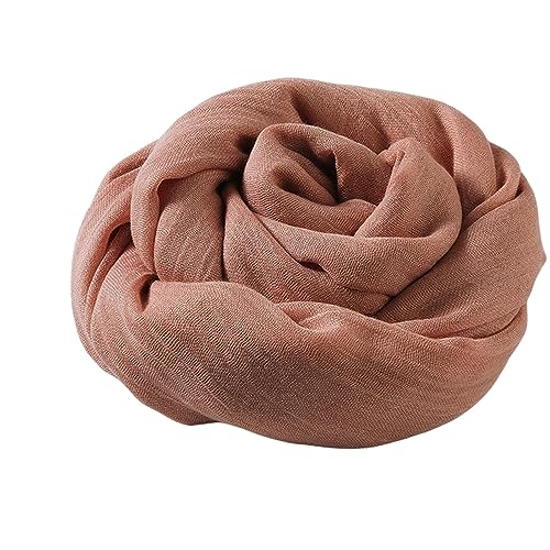 Écharpe femme en lin pour style littéraire lors de vos douces balades d'automne