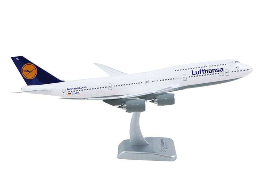 Boeing 747-8 Lufthansa Maßstab 1:200: Amazon.de: Spielzeug