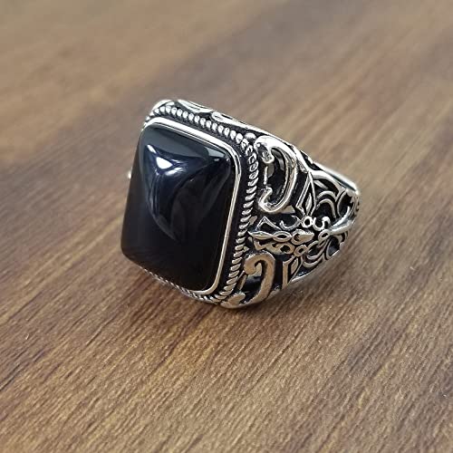 Bague ajustable gothique en argent pour sublimer vos soirées